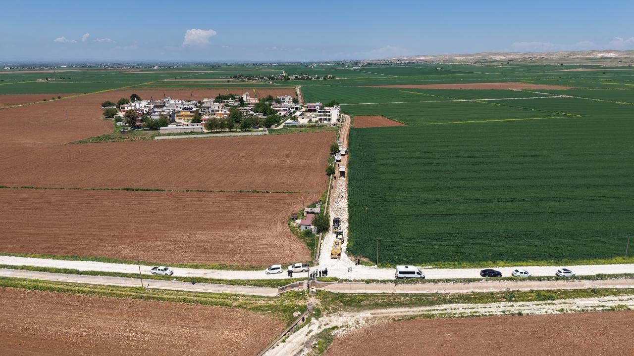Büyükşehir, Harran’da 7,2 kilometrelik yolu yeniliyor