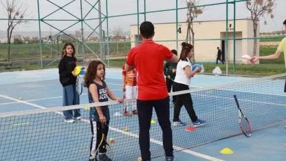 Eyyübiye Belediyesi’nden ücretsiz tenis kursu