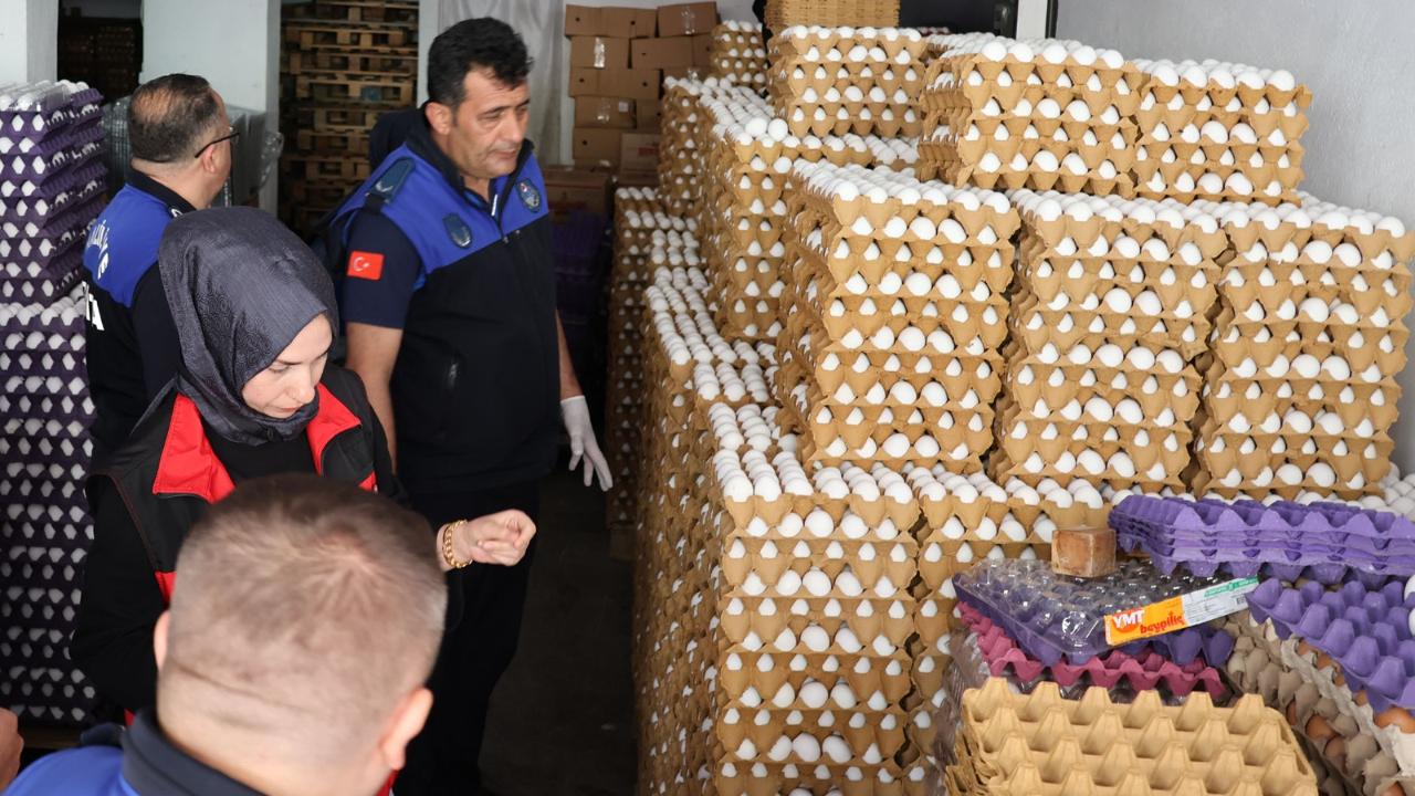 Haliliye’de sağlıksız depoya baskın: 5 bin koli yumurta imha edildi