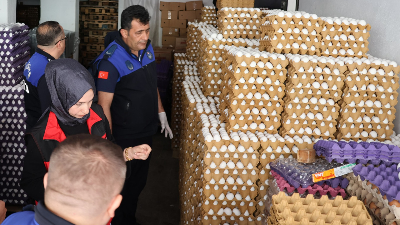 Haliliye’de sağlıksız depoya baskın: 5 bin koli yumurta imha edildi