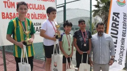 Şanlıurfa’da 23 Nisan Tenis Turnuvası ödül töreniyle sona erdi
