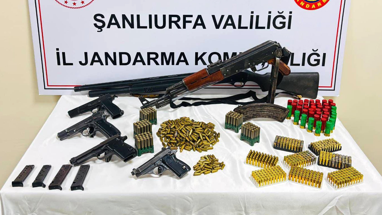 Şanlıurfa'da bir evde cephanelik ele geçirildi
