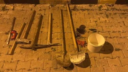 Şanlıurfa'da define arayan 5 kişi suçüstü yakalandı