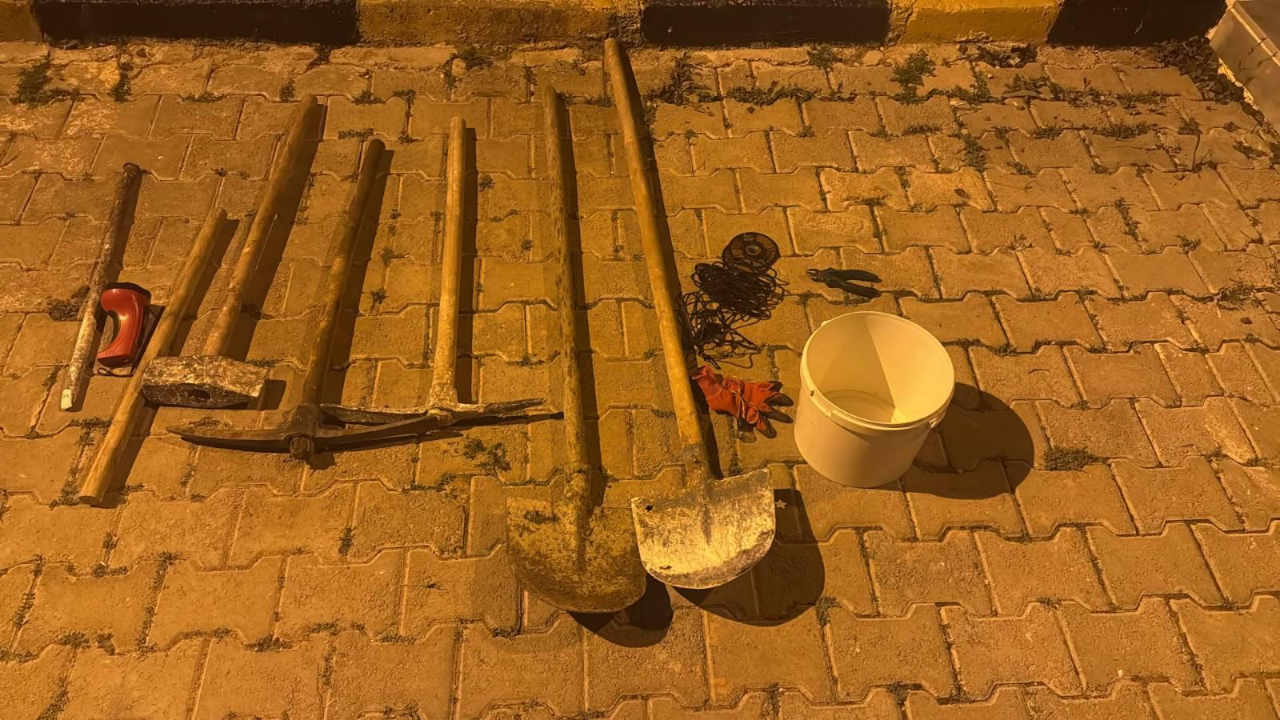 Şanlıurfa'da define arayan 5 kişi suçüstü yakalandı