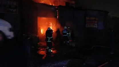 Şanlıurfa’da hurdacı dükkanında yangın