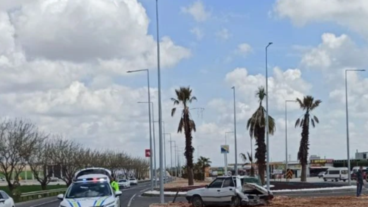 Şanlıurfa’da iki otomobil çarpıştı: Yaralılar var