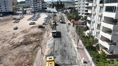 Şanlıurfa’da Mustafa Direkli Caddesi geçici olarak araç trafiğine kapatıldı