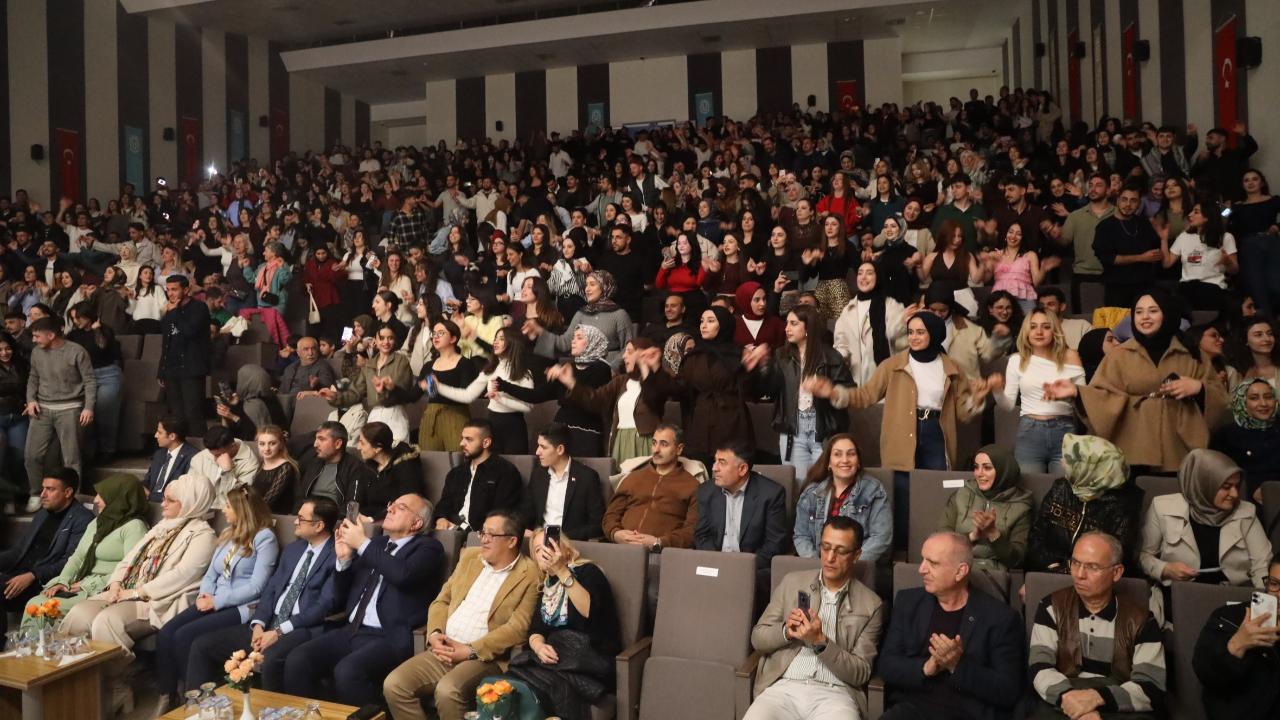 Urfa Ahengi Sıra Gecesi Topluluğu, Munzur Üniversitesi’ni şenlendirdi