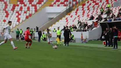 Urfaspor galibiyet hasretine son verdi