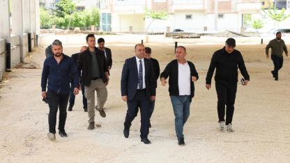Başkan Nihat Çiftçi, modern semt pazarı çalışmalarını inceledi