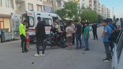 Şanlıurfa’da otomobil ile motosiklet çarpıştı: Yaralı var