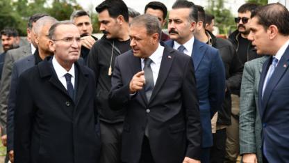 Vali Hasan Şıldak: Tüm imkanlarımızla sahadayız