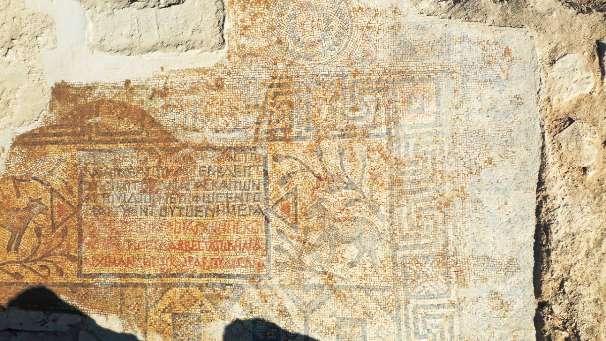 Urfa Kalesi'nde 1500 yıllık mozaik bulundu