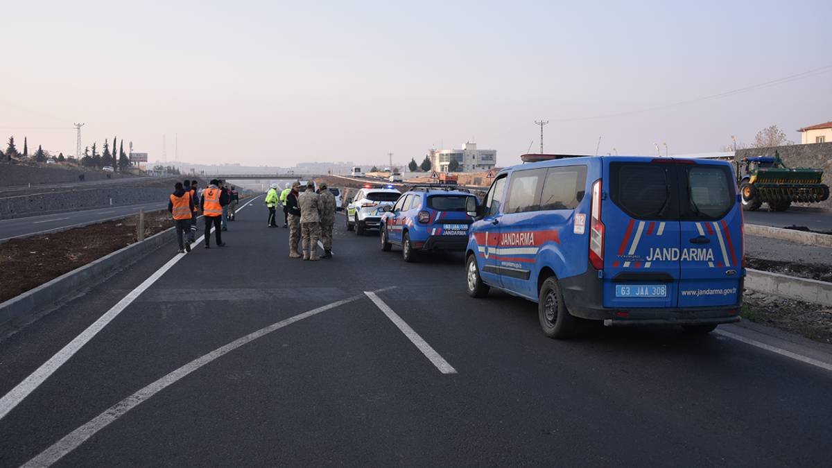 Şanlıurfa'da iki aracın çarptığı yaya hayatını kaybetti