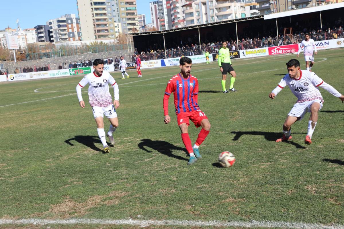 Viranşehir Belediyespor liderliği kaptırmadı