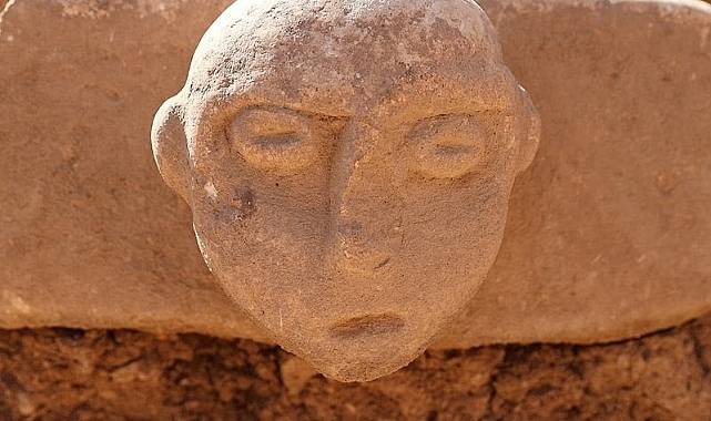Şanlıurfa'da bulunan 10 bin yıllık heykel Sinan Engin'e benzetildi