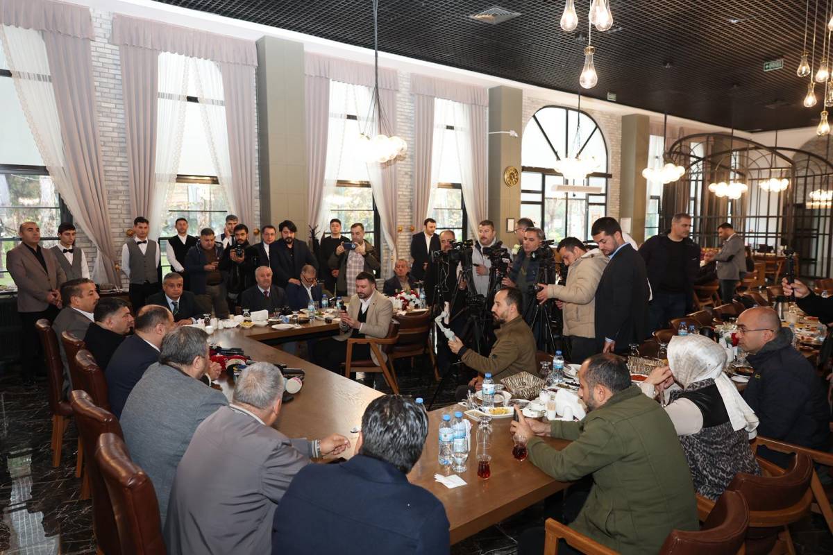 Gülpınar, gazeteciler gününü kutladı