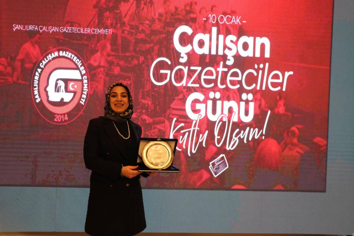 Gazeteci Esma Albayrak'a ödül