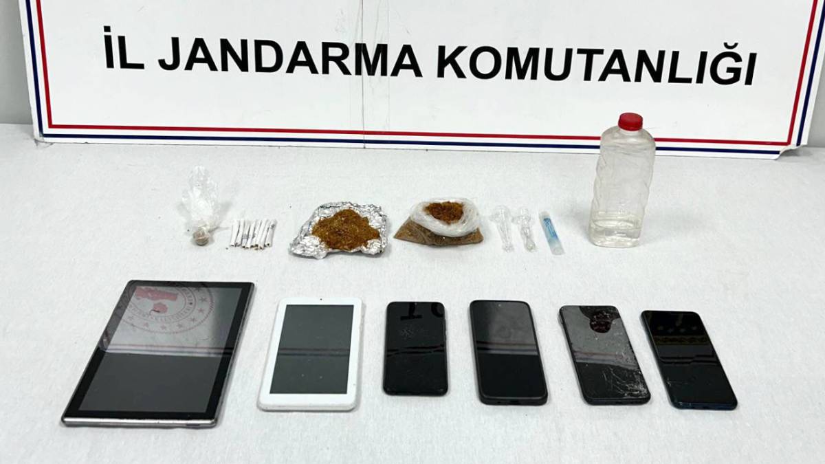 Şanlıurfa'da iş yerine uyuşturucu baskını: 3 kişi tutuklandı