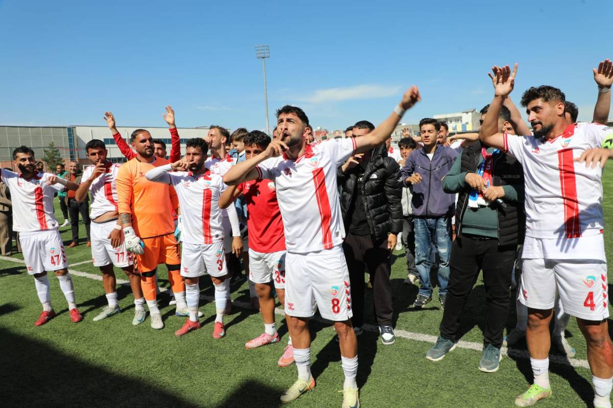 Viranşehir Belediyespor namağlup şampiyon oldu