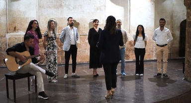 Şanlıurfa'da okul müdürü ve öğretmenler klip çekti